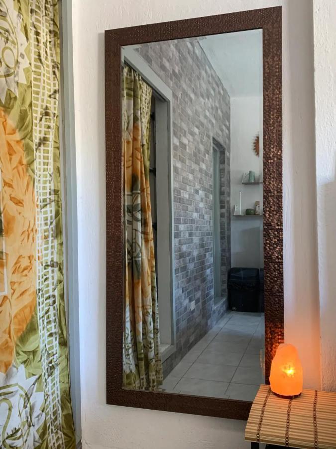 Casa Madero #1, Central Studio Apartment 1 Block From Malecon لاباز المظهر الخارجي الصورة